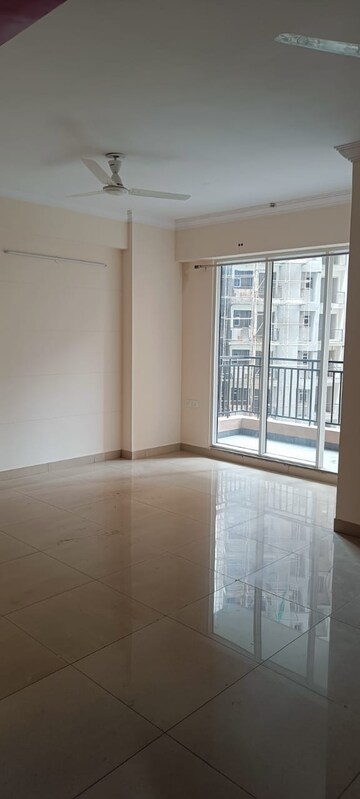 Room in 3 BHK Apartment at Exotica Dreamville, Sector 16c Greater Noida – for Sale