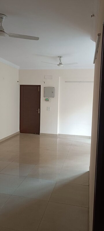 Room in 3 BHK Apartment at Exotica Dreamville, Sector 16c Greater Noida – for Sale
