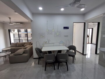 Team Area in 3 BHK Apartment at Sector 86 – for Rent
