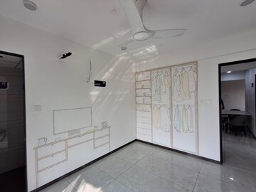 Room in 3 BHK Apartment at Sector 86 – for Rent