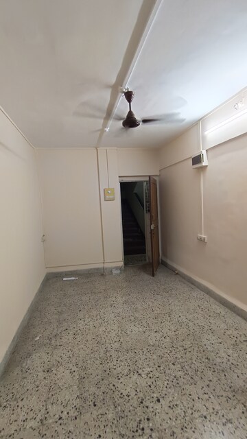 Room in 1 BHK Apartment at Sai Baba Complex Goregaon, Goregaon East – for Rent