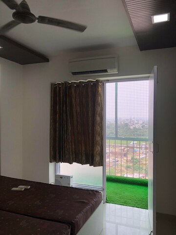 Bedroom in 3 BHK Apartment at BPTP Discovery Park, Sector 80 – for Rent
