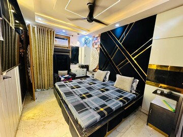 Master Bedroom in 3.5 BHK Builder Floor at Dwarka Mor – for Rent
