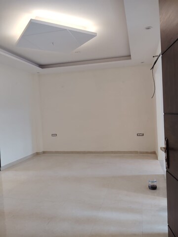 Room in 6+ BHK Independent House at Sector 38 – for Rent