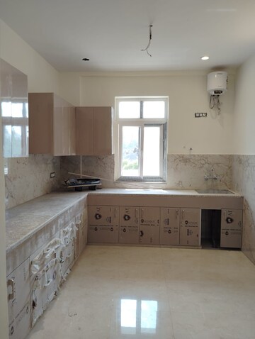 Kitchen in 6+ BHK Independent House at Sector 38 – for Rent