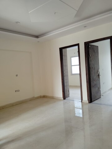Room in 6+ BHK Independent House at Sector 38 – for Rent