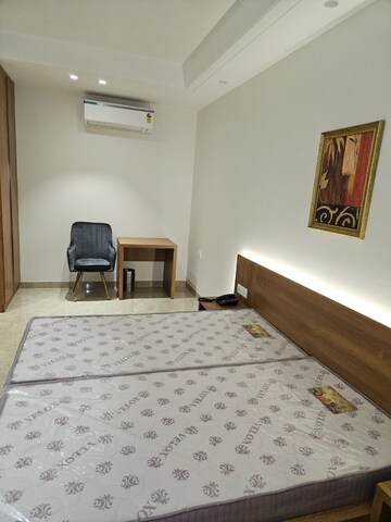 Bedroom in 1 RK Apartment at DLF Atria, Dlf Phase ii – for Rent