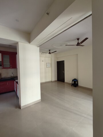 Room in 3 BHK Apartment at Keltech Golf Vista, Dundahera – for Rent