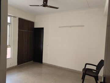 Room in 3 BHK Apartment at Keltech Golf Vista, Dundahera – for Rent