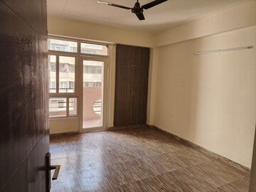 Bedroom in 3 BHK Apartment at Keltech Golf Vista, Dundahera – for Rent