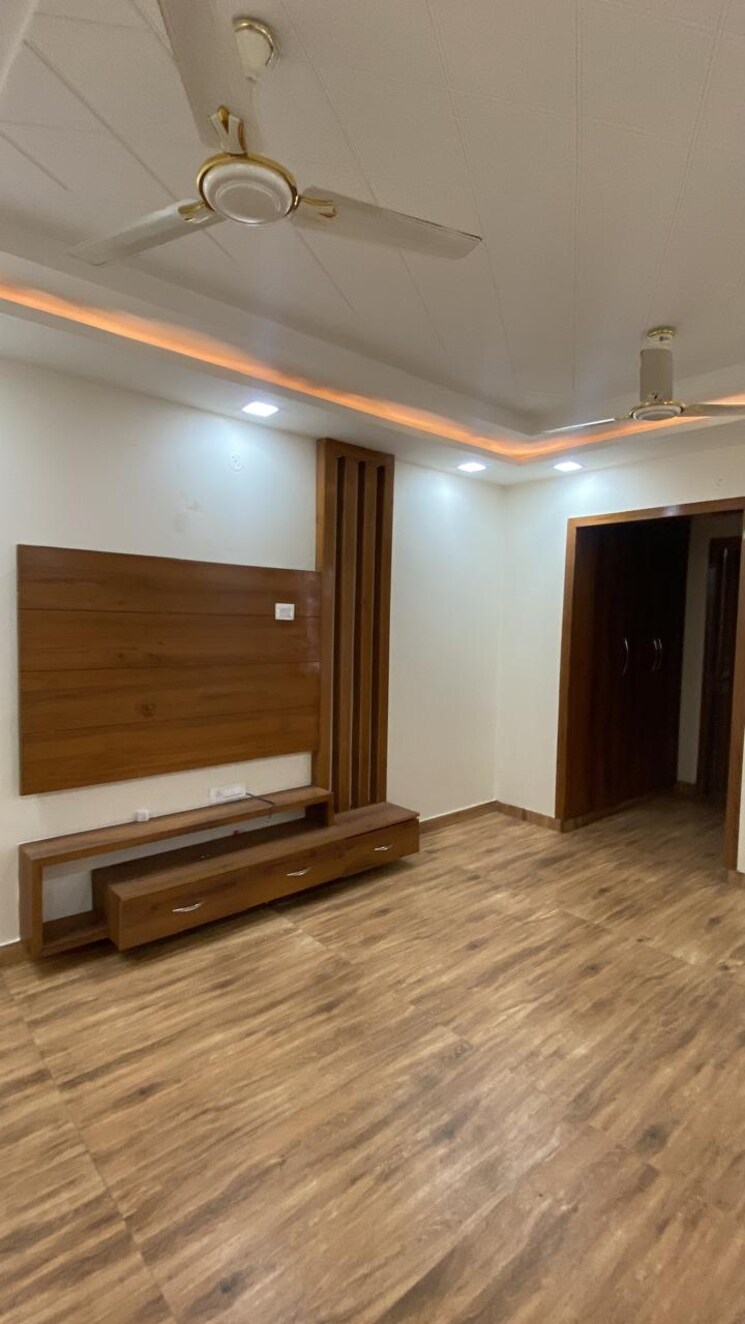 Room, sector 21d 3 Bedroom 3120 Sq.Ft. Independent House In Sector 21d Faridabad 8176128
