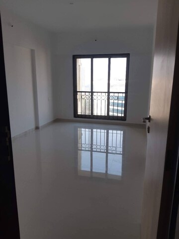 Room in 3 BHK Apartment at Rajesh White City, Kandivali East – for Sale