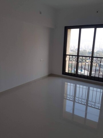 Room in 3 BHK Apartment at Rajesh White City, Kandivali East – for Sale