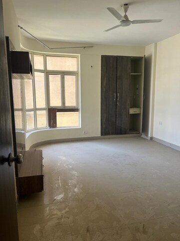 Room in 4 BHK Apartment at Kundli – for Rent