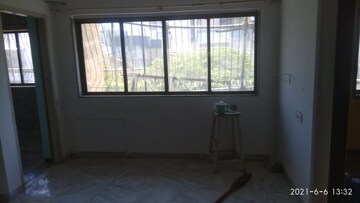 Room in 2 BHK Apartment at Abhishek Apartment Andheri West, Andheri West – for Rent
