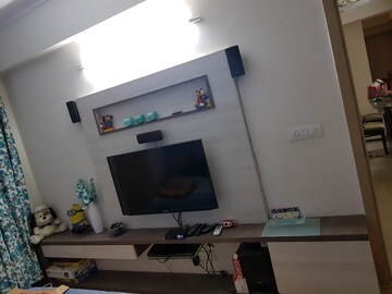 Furnished Amenities in 3 BHK Apartment at DLF The Skycourt, Sector 86 – for Sale