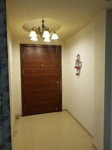 Room in 3 BHK Apartment at DLF The Skycourt, Sector 86 – for Sale