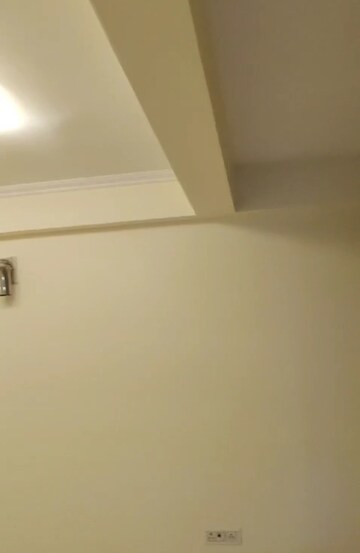 Room in 2 BHK Builder Floor at Sector 75 – for Sale
