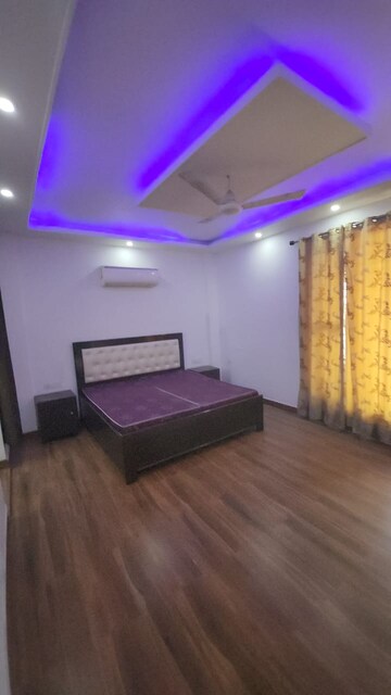 Bedroom in 4 BHK Builder Floor at Sector 45 – for Rent