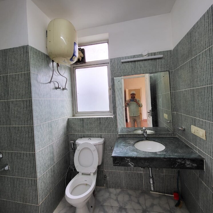 Bathroom, central-park-ii-bellevue 3 Bedroom 2550 Sq.Ft. Apartment In Tikri Gurgaon 8176211