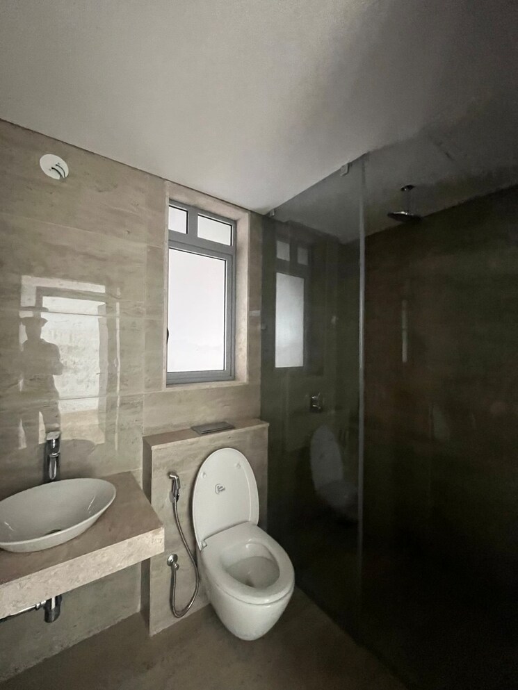 Bathroom, oberoi-sky-city 6 Bedroom 2264 Sq.Ft. Apartment In Borivali East Mumbai 8176184