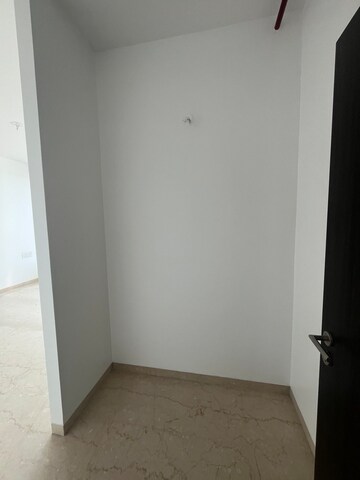 Room in 6 BHK Apartment at Oberoi Sky City, Borivali East – for Sale