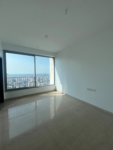 Room in 6 BHK Apartment at Oberoi Sky City, Borivali East – for Sale