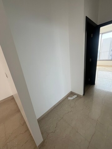 Room in 6 BHK Apartment at Oberoi Sky City, Borivali East – for Sale