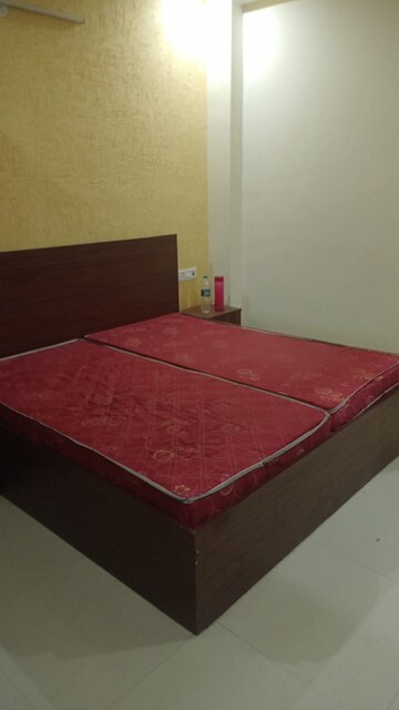 Bedroom in 1 RK Apartment at Sector 40 – for Rent