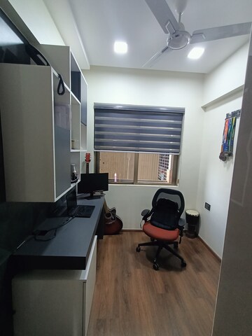 Master Bedroom in 3.5 BHK Apartment at Bhimjyani Verraton, Manpada – for Rent
