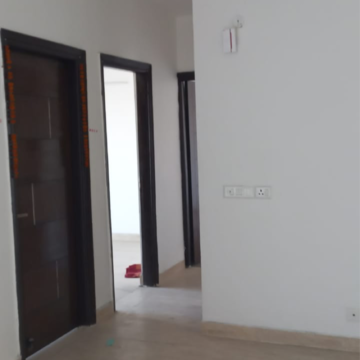 Room in 3 BHK Apartment at Panchsheel Pratistha, Sector 75 – for Rent