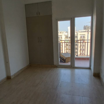 Room in 3 BHK Apartment at Panchsheel Pratistha, Sector 75 – for Rent
