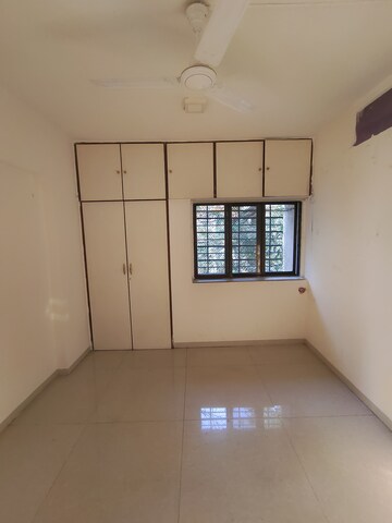 Room in 2 BHK Apartment at Eden Woods complex, Manpada – for Rent