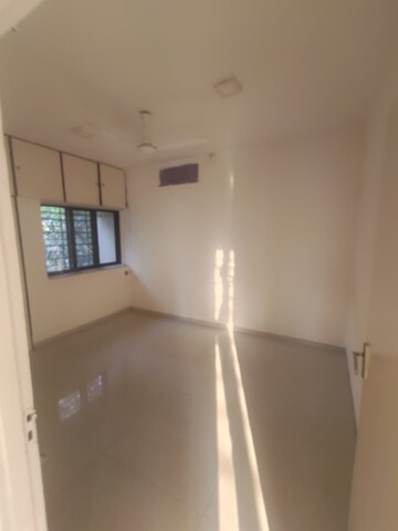 Room in 2 BHK Apartment at Eden Woods complex, Manpada – for Rent