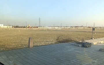 Plot For Sale in Sector 36