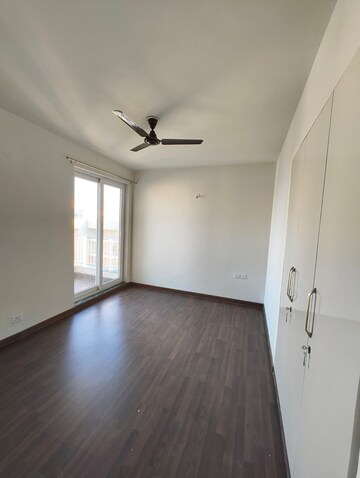 Room in 2 BHK Builder Floor at BPTP Discovery Park, Sector 80 – for Rent