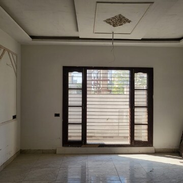 Room in 6 BHK Independent House at Kharar – for Sale