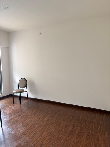Room in 2 BHK Apartment at Sheth Irene, Malad West – for Rent