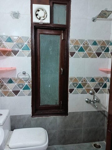 Furnished Amenities in 2 BHK Builder Floor at Sushant Lok 1, Sector 43 – for Rent