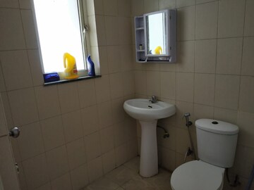 Bathroom in 3 BHK Apartment at Puri Pratham, Sector 84 – for Rent