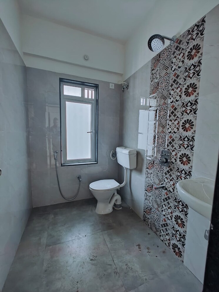 Bathroom, pallavi-chhaya-chs 3 Bedroom 930 Sq.Ft. Apartment In Chembur Mumbai 8176505