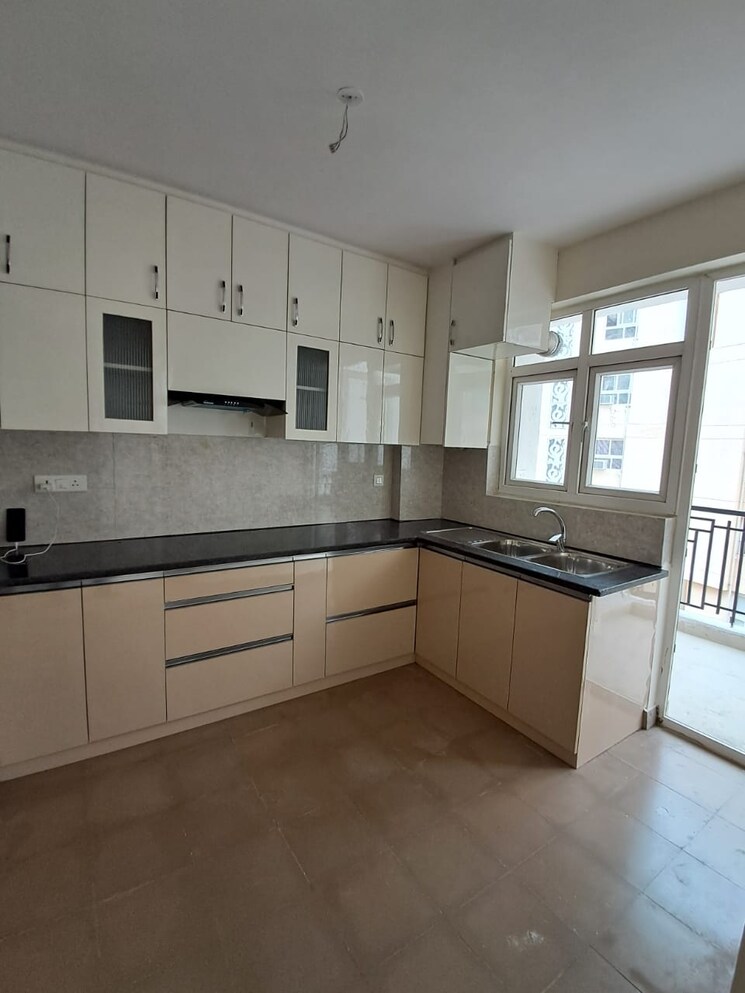 Kitchen, ashok vihar 3 Bedroom 1250 Sq.Ft. Builder Floor In Ashok Vihar Delhi 8176508