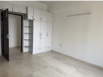 Room in 3 BHK Apartment at Puri Diplomatic Greens Phase I, Sector 111 – for Rent