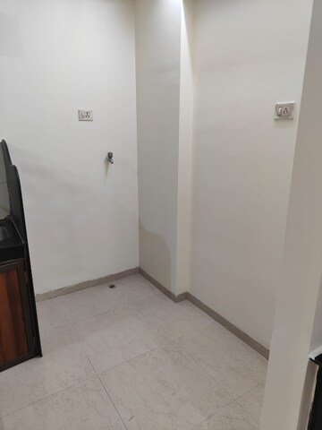 Room in 2 BHK Apartment at Blue Bell Chembur, Chembur – for Rent