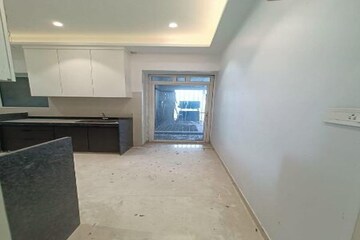 Room in 4 BHK Apartment at Avighna One Avighna Park, Lower Parel – for Rent