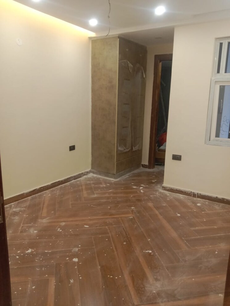 Room, sector 49 3 Bedroom 1500 Sq.Ft. Builder Floor In Sector 49 Faridabad 8176825