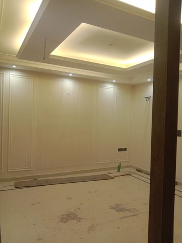 Room in 3 BHK Builder Floor at Sector 49 – for Sale