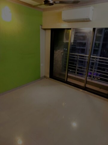 Room in 3 BHK Apartment at Joy Valencia, Jogeshwari East – for Rent