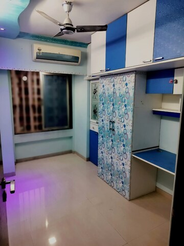 Room in 3 BHK Apartment at Joy Valencia, Jogeshwari East – for Rent