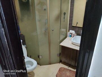 Bathroom in 3 BHK Apartment at Omaxe Twin Towers, Sector 50 – for Rent
